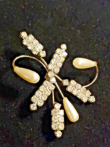 Rhinestone Pin - Hollywood Glam Style Vintage Pearl and Rhinestone Brooc... - $51.25
