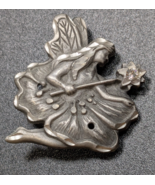Pewter Winged Fairy with Rhinestone Tipped  Wand Brooch Pin - €9,44 EUR