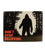 Bigfoot / Sasquatch Metal Poster, &quot;Don&#39;t Stop Believing&quot;, Good Condition - $185.97 MXN
