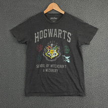 Harry Potter Hogwarts T-Shirt MEDIUM Gray Short Sleeve School of Witchcr... - £10.04 GBP