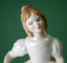 Royal Doulton Amanda Figurine HN2996 5.25&quot; Tall Robert Tabbenor 1985 Van... - £14.08 GBP