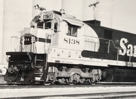 Atchison Topeka &amp; Santa Fe Railway Railroad ATSF #8138 C30-7 Electromotive Photo - £7.58 GBP