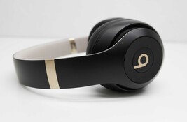 Beats Studio Pro Wireless Over-the-Ear Headphones MC2N4LL/A Black Gold image 4
