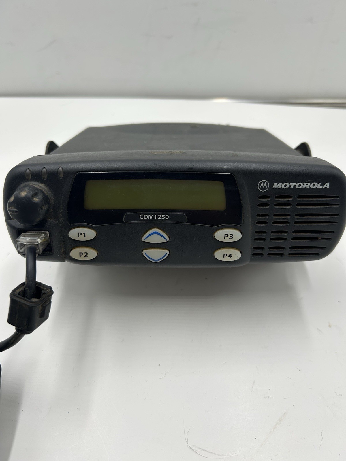 Motorola CDM1250 VHF 136-174MHZ  64ch 45watt mobile radio AAM25KKD9AA2AN Item image 2