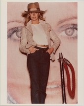 Olivia Newton-John poses in blue jeans and hat from 1970&#39;s 4x6 photo - £4.71 GBP