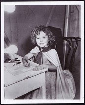 Shirley Temple - Little Colonel Movie Photo Behind Scenes Making Cutouts - £13.74 GBP