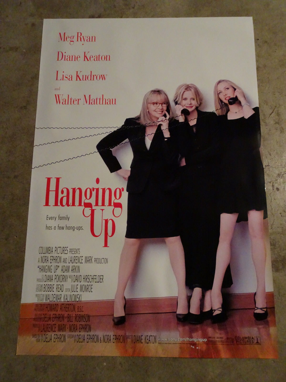 HANGING UP - MOVIE POSTER WITH MEG RYAN, LISA KUDROW &amp; DIANE KEATON  - $3.00