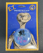 Vintage E.T. Photo Button 1982 Movie Universal Studios Pinback Button Ba... - $7.91
