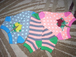 4 pack socks new  polka dots and frogs size 7-10 or M/L - £12.58 GBP