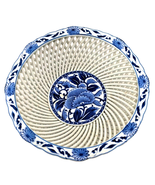 Japanese Kinpo Hasami Lattice Woven Porcelain Footed Bowl Blue White Flo... - $48.48 CAD