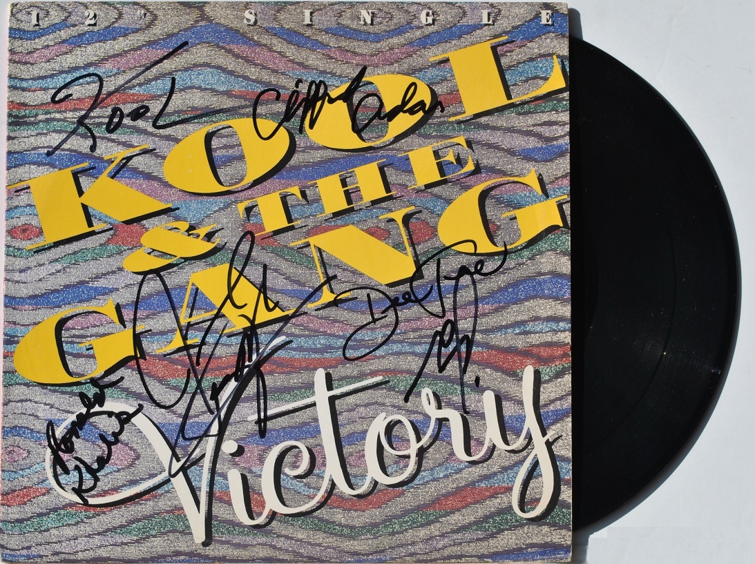 Primary image for KOOL & THE GANG - VICTORY SIGNED ALBUM X6 - James JT Taylor, Robert "Kool" Bell 