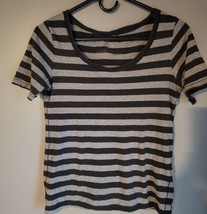 Aerie Black And Gray Striped T Shirt Size Small Pre Owned - £18.23 GBP