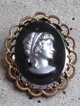 Vtg Dark Gray Gold Scalloped Oval Frame Cameo Convertible Brooch Pendant Germany - £23.22 GBP