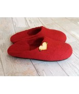 Red slippers US6.5 with heart * Wool slippers for women * Handmade house... - $716.15 MXN