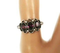 Vintage silver tone purple three stone scrollwork ring size 8 - £11.87 GBP