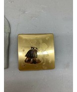 vintage Gold Tone Compact Victorian man &amp; lady powder 3.5&quot; - £31.41 GBP