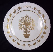 The First Spode Christmas plate 1970 porcelain white &amp; gold 8&quot; - $12.95