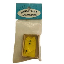 Dollhouse Miniature Accessories 1:12 Scale Yellow Button Down Shirt Box Taiwan - £4.55 GBP