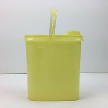 Vintage Tupperware Yellow Beverage Buddy Sheer 587 2Qt Pitcher Pour Seal Handle - £19.65 GBP