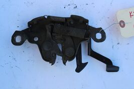 2003-2006 INFINITI G35 SEDAN ENGINE HOOD LATCH K2885 image 2