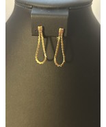 Vintage Monet Herringbone Chain HOOP Earring  Clip On Gold tone 1.25 in ... - $188.09 MXN