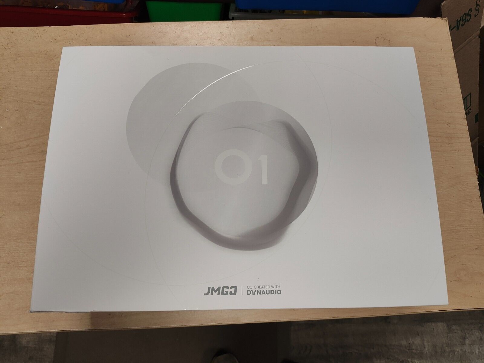 JMGO O1 1080p 800 Lumens Ultra Short Throw Projector - Gray (80010207)  			