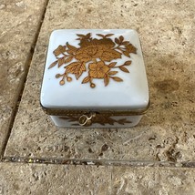 Porcelain Japan White and Gold Floral Small Trinket Pill Box 3438B - £27.58 GBP