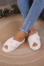 White Pearl Decor Criss Cross Plush Slippers - $186.33 MXN