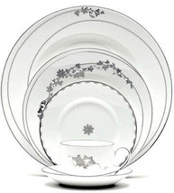 Wedgwood by Vera Wang Fleurs 5 Piece Place Setting Dinnerware Made in UK... - £62.04 GBP