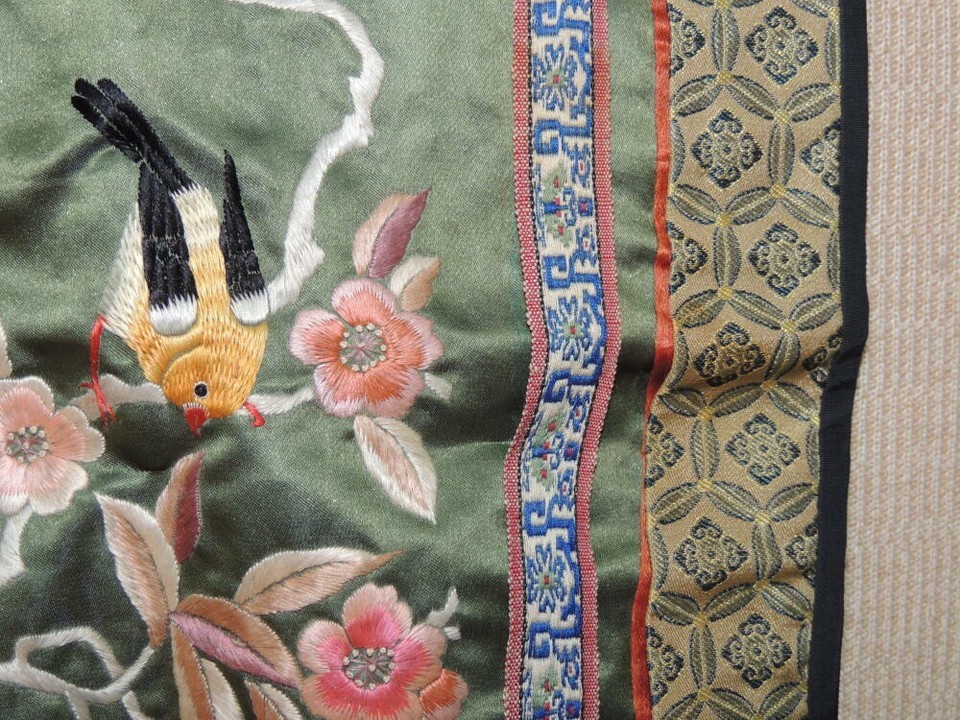 Chinese Silk Embroidery 16"x9" Panel Tapestry Brocade floral bird Vintage Antiqu Item image 5