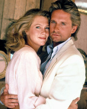 Michael Douglas and Kathleen Turner in Romancing the Stone 16x20 Canvas Giclee - £55.94 GBP