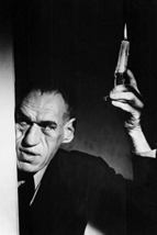 Rondo Hatton Spooky Looking Holding Candle 24x18 Poster - £19.77 GBP