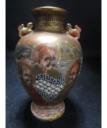 Dainippon Satsuma Meiji Naruo vase 3.75&quot; depicting a warlord and his war... - $843.26 MXN