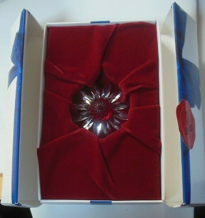 Swarovski Crystal SCS Red Marguerite Cake Topper W/Box - $37.62