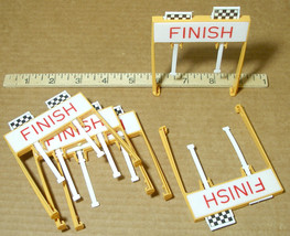 4pc Vintage 1970s Tyco Start Finish Gate Clips On All Ho Slot Car Track Systems - $9.99