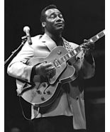 George Benson 8&quot;x10&quot; BW Photo - $21.77 CAD