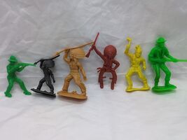 Lot Of (6) Vintage 1960s Cowboys And Indian Toy Soldiers 2-3&quot; - $14.56 CAD