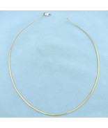 Reversable Flattened Wire Omega Necklace in 10k White and Yellow Gold - $6,873.26 MXN