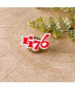 Vintage R176 Lapel Pin Red White 1976 Pawtucket Red Sox America&#39;s Bi-Cen... - $361.86 MXN