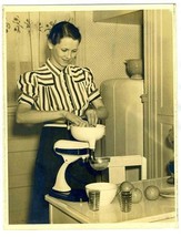 Woman Making Orange Juice with Sunbeam Mixer &amp; Juicer Attachment 8 x 10 Photo  - £25.86 GBP