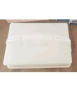 Vintage Tupperware  Cake Carrier White Rectangular Container With Handle - $27.44 CAD