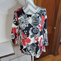 Woman Chicos Multicolor Floral Red/Black/White 3/4 sleeve Top Size 1 - $18.55