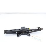 05-11 CADILLAC STS EMERGENCY SPARE TIRE JACK Q7796 - $88.01 CAD