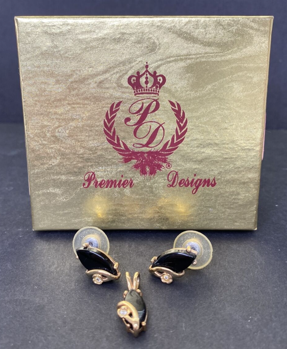 Premier Designs Jewelry Black Rhinestone Gold Tone Pendant & Earrings SKU PD46 - £15.71 GBP