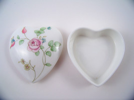 Wedgewood Rosehip Trinket Box, Jewelry, Heart Shape, Bone China  - £19.95 GBP