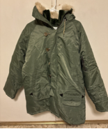 extreme cold weather parka  Medium - $128.63 CAD