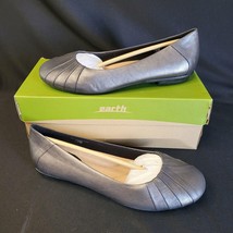 New Earth Bellwether Gray Metallic Leather Slip On Flats Shoes Women&#39;s 9... - £23.67 GBP