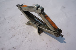 2003-2004 INFINITI G35 SEDAN EMERGENCY CAR JACK OEM image 5