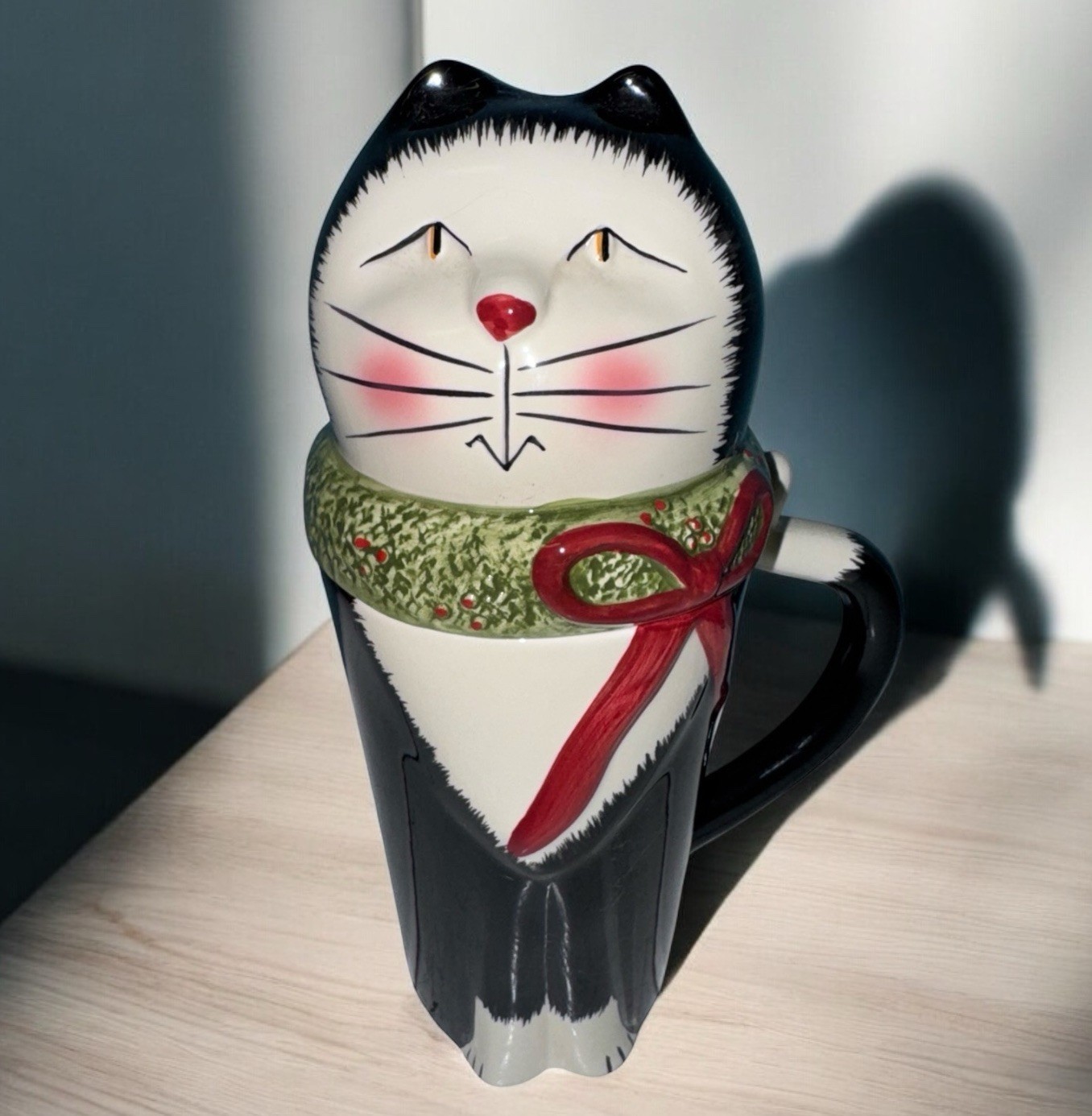 Oneida SAKURA Cat Shaped Covered Latte Coffee Mug Beverage Buddies Chris... - $14.84