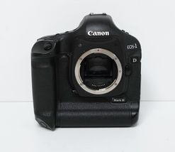 Canon EOS 1D Mark III 10.1MP Digital SLR Camera (Body Only)  image 2